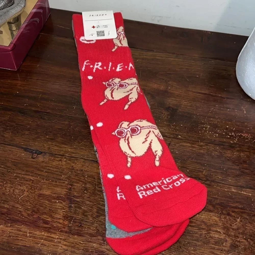 New AMERICAN RED CROSS Socks "FRIENDS" 2 PAIR Crew Donors Cotton NWT